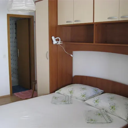 Bilic Nemira أوميس